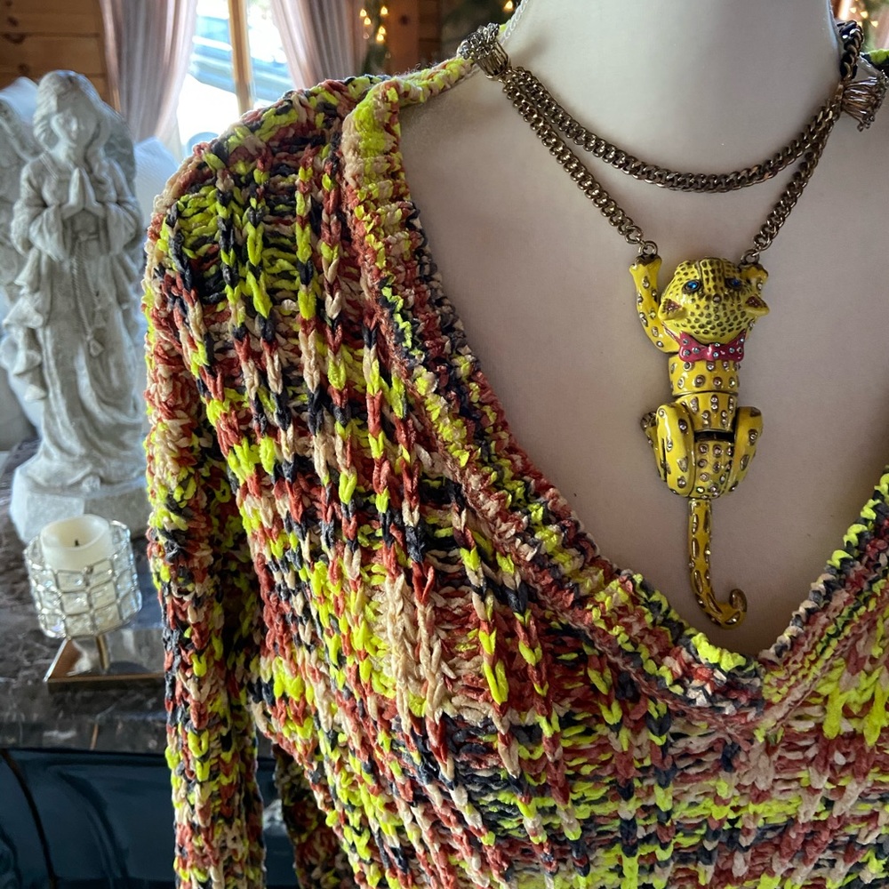 Sweater - Picture 3 of 5